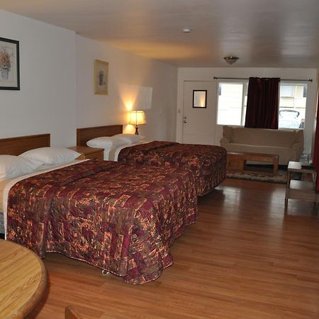 Golden Lion Motel Raymond Екстериор снимка